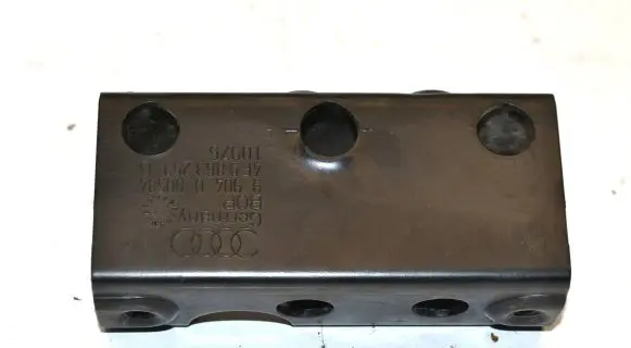 Audi A6 S6 C6 4F Other trunk/boot trim element 4F9863253B 10976 9904000584