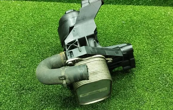 Volkswagen Crafter Oil filter mounting bracket 03N115389P C85110 F206