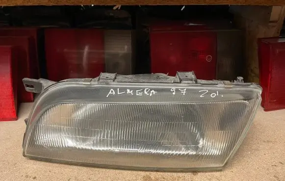 Nissan Almera Headlight/headlamp 1514L