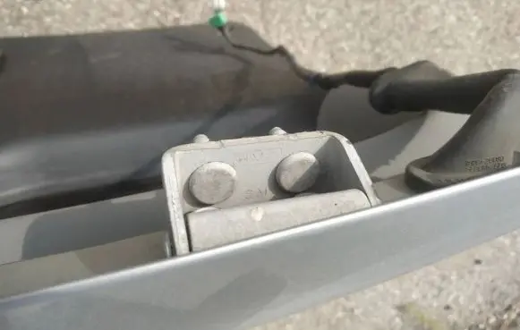 Hyundai Santa Fe Tailgate/trunk/boot hinge