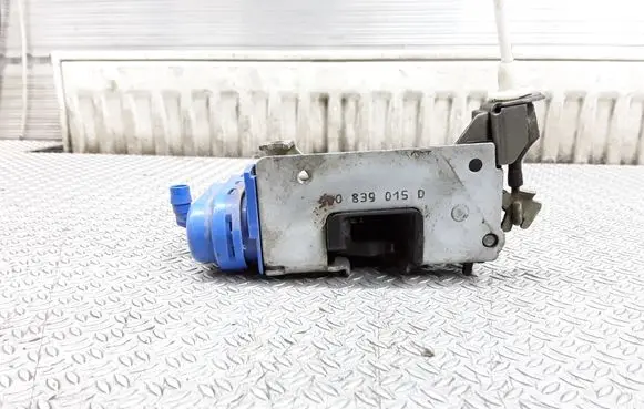 Audi A8 S8 D2 4D Rear door lock 4D0839015