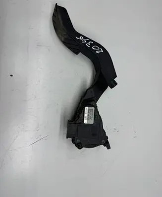 Volkswagen PASSAT B5.5 Accelerator throttle pedal 8D1721523J 6PV00837603