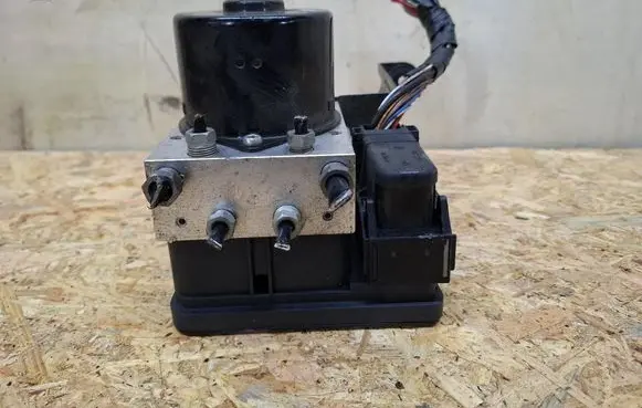 Volvo V50 ABS Pump 31274912