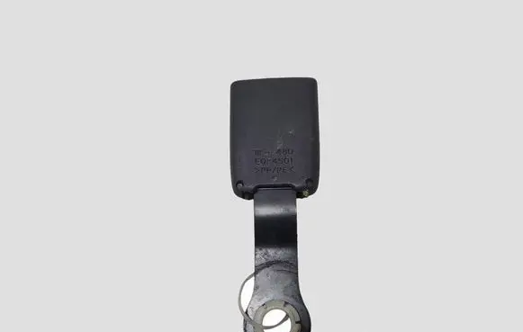 Toyota Corolla Verso E121 Middle seatbelt buckle (rear) E034501