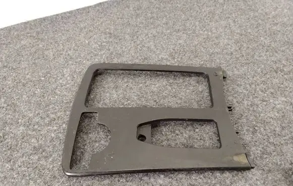 Mercedes-Benz C W204 Center console decorative trim A2046800107 81563 0005033012
