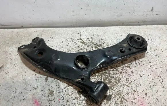Toyota C-HR I Front lower control arm/wishbone