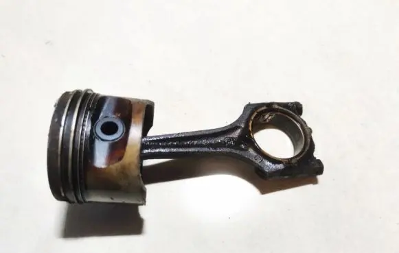 Opel Astra F Piston with connecting rod