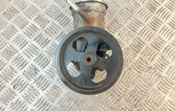 Toyota Avensis T250 Power steering pump 4431005120