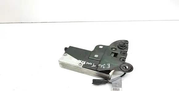 BMW 5 E34 Tailgate window lock/catch/latch 8120419