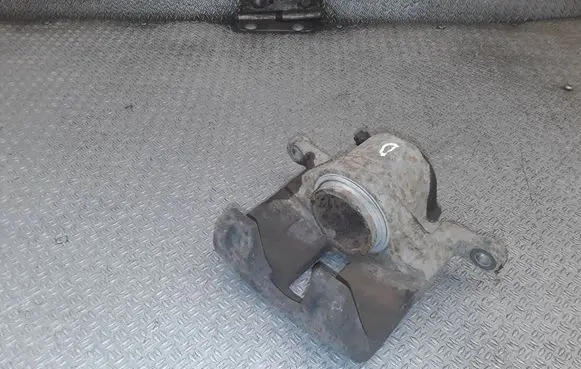 Honda FR-V Front brake caliper
