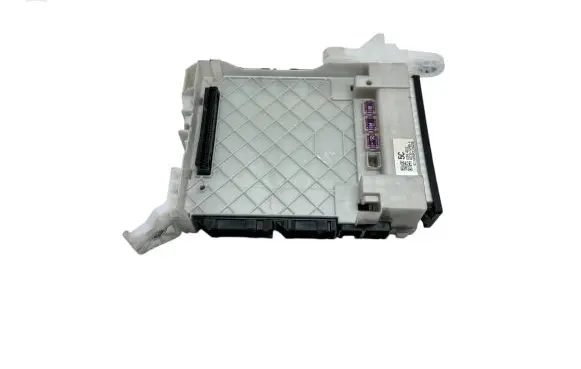Toyota Auris E180 Fuse module 8273002P80A 63589313 5C11U055P0