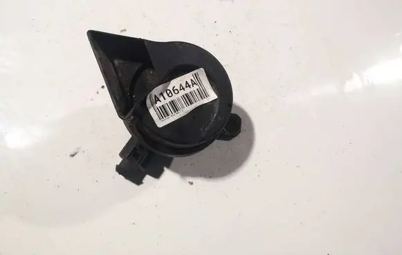 Volkswagen Polo IV 9N3 Horn signal e1000233