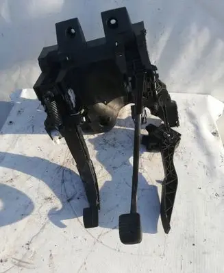 Opel Meriva B Pedal assembly 