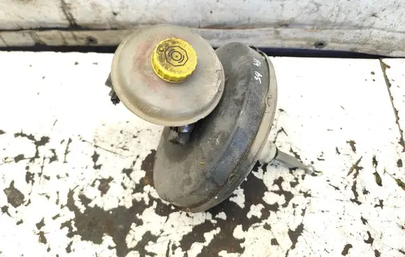 Audi A4 S4 B5 8D Brake booster 8D0612105G