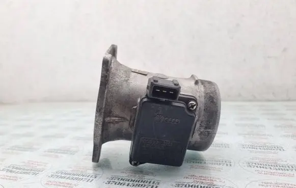 Audi A4 S4 B5 8D Mass air flow meter 050133471A