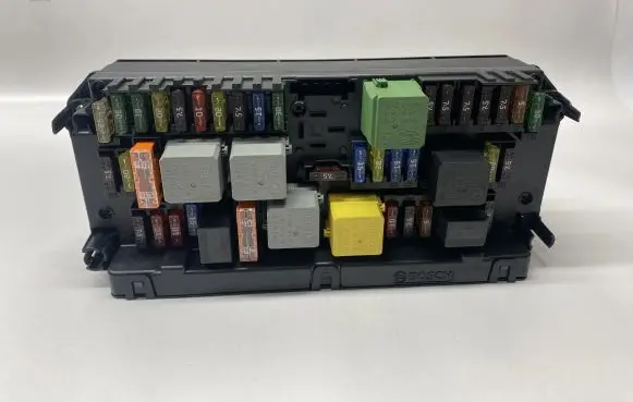 Mercedes-Benz C W204 Fuse module A2129003514 A2129015204