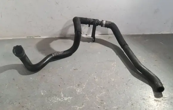 Mercedes-Benz C W205 Engine coolant pipe/hose A2538306501