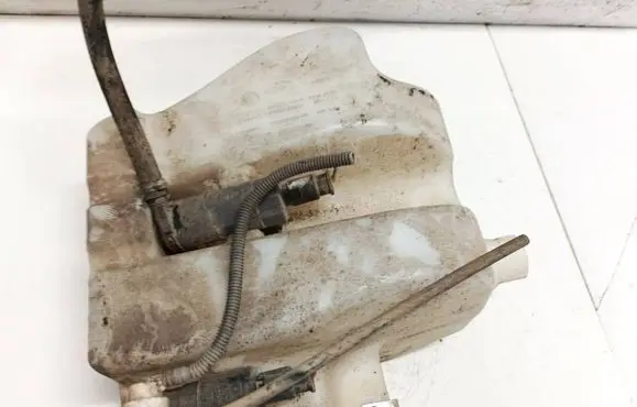 Windshield washer fluid reservoir/tank