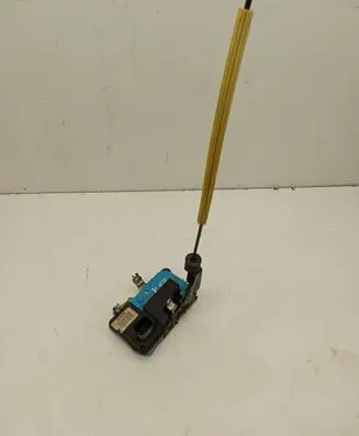 Volvo S60 Front door lock 8650544