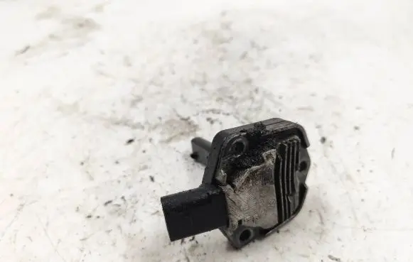 Audi A6 S6 C5 4B Oil level sensor 00807902 176608