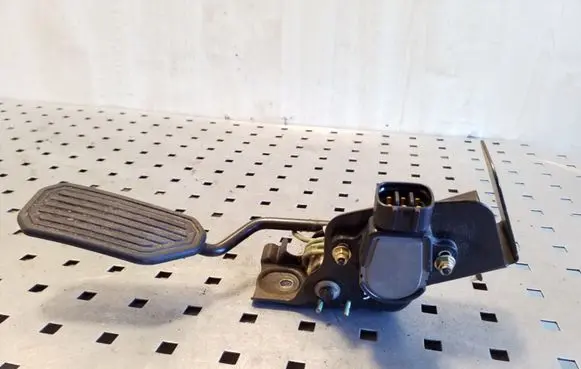 Toyota Corolla E120 E130 Accelerator throttle pedal