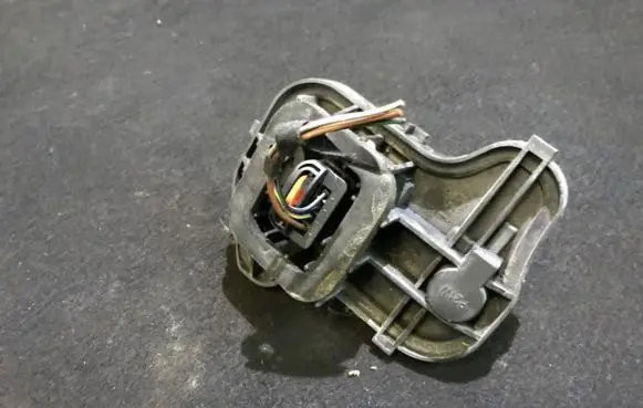 Volkswagen Golf V Tail light bulb cover holder 89031841