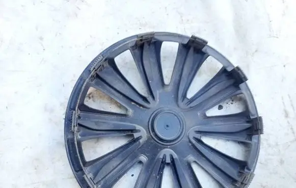 Audi 80 90 S2 B4 R15 wheel hub/cap/trim
