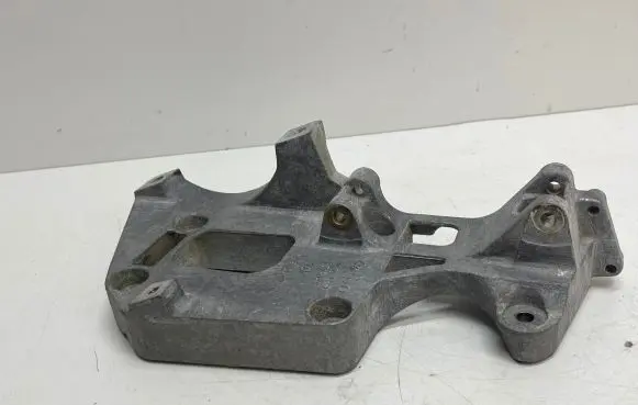 Volkswagen Golf VI Generator/alternator bracket 06F903143F