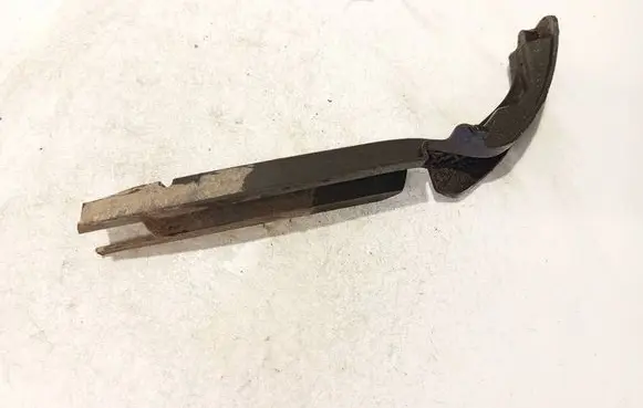Front bumper mounting bracket