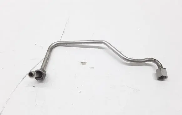 Volkswagen Eos Fuel injector supply line/pipe 