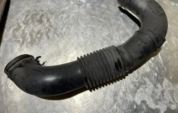Citroen Jumpy Air intake duct part 1400446380