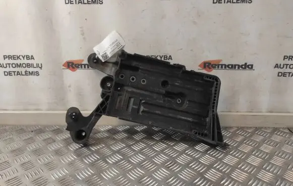Volkswagen Golf VII Battery tray 5Q0915321