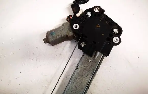 Honda CR-V Front door window regulator motor