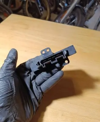 Nissan Patrol Y61 Heater blower motor/fan resistor 271500W712