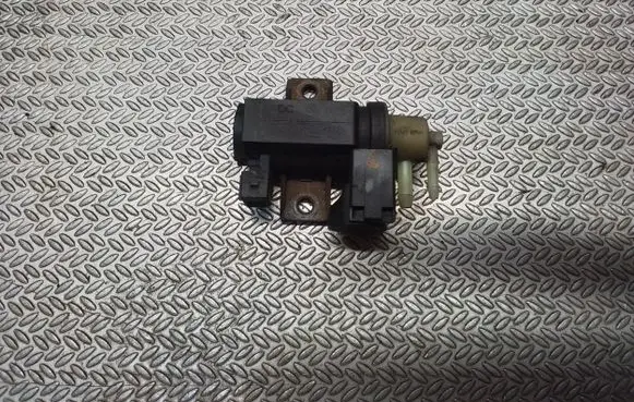 Renault Trafic III (X82) Turbo solenoid valve 8200790180