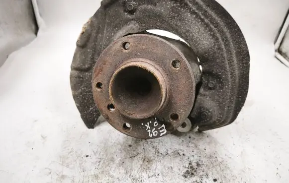 BMW 3 E92 E93 Front wheel hub 6764443