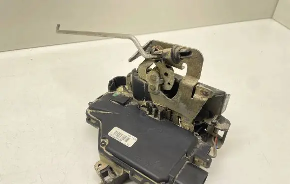 Audi A4 S4 B6 8E 8H Front door lock 4B1837015G PA66304GF