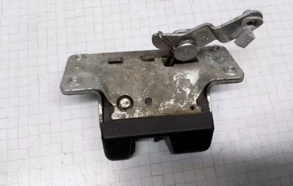 Opel Astra G Tailgate/trunk/boot lock/catch/latch 90563999