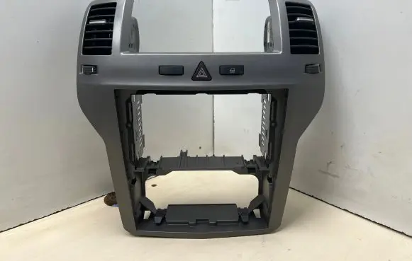 Radio/GPS head unit trim