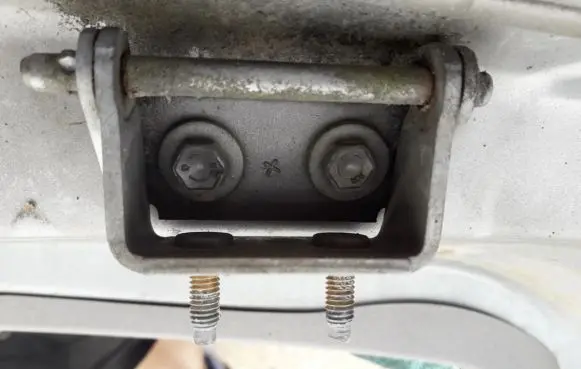 Ford Mondeo Mk III Tailgate/trunk/boot hinge