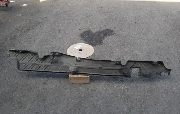 Audi Q7 4L Center/middle under tray cover 7L8825211