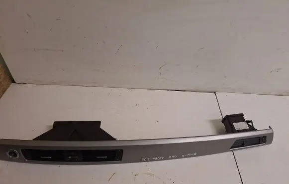 BMW 3 E90 E91 Dashboard glove box trim V2809769 13877L