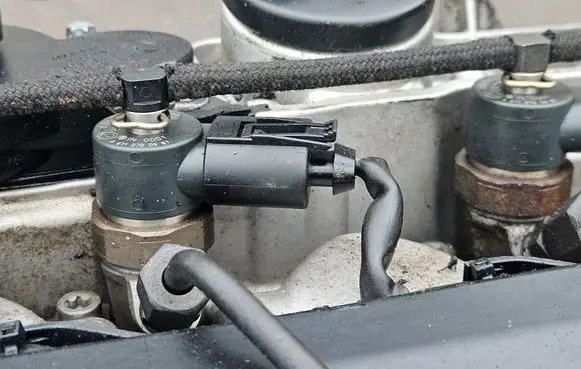 Fuel injector