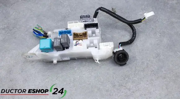 Toyota Aygo AB40 Fuse module 861600D350