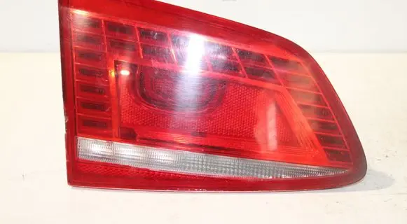 Volkswagen PASSAT B7 Tailgate rear/tail lights