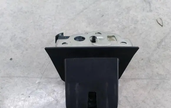 Audi A4 S4 B8 8K Tailgate lock latch 