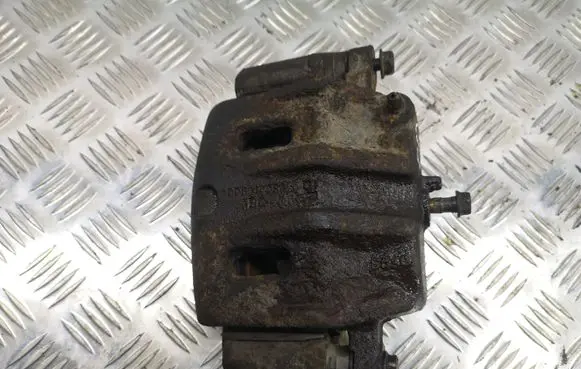 KIA Sorento Front brake caliper