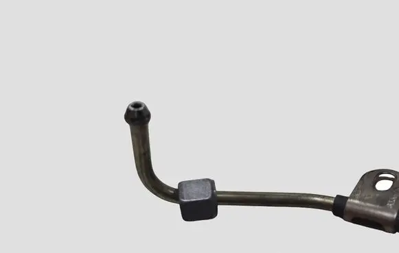 Nissan Qashqai Fuel line pipe
