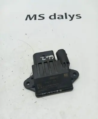 Mercedes-Benz ML W164 Glow plug pre-heat relay 0522140709