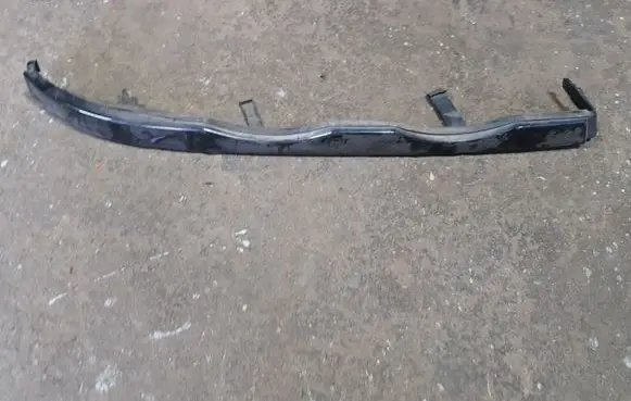 BMW 3 E46 Under headlight/headlamp trim 8208482